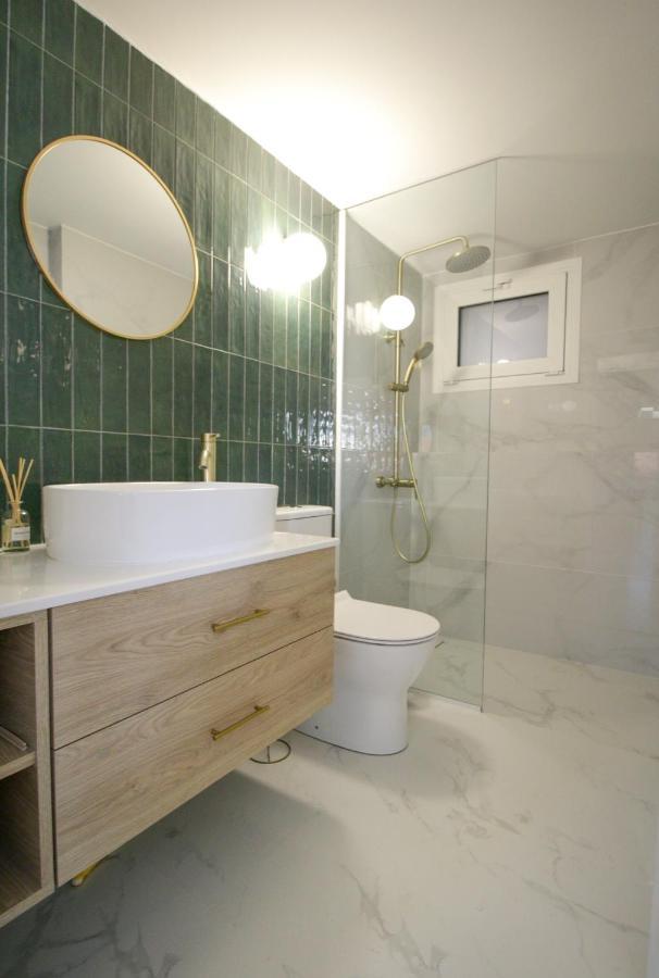 Onos - 2 Bedroom 2 Bathroom Penthouse With Terrace In Old Town Kalamata Exterior photo